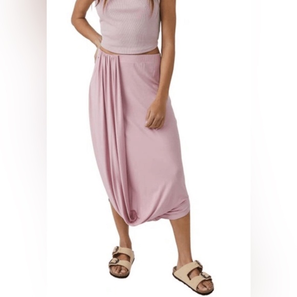 NEW Free People Beach Ruched Daphne Pull-on Midi Skirt Pink Size S - Picture 1 of 7